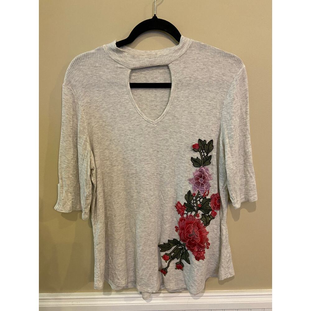 cha cha venta Womens XL Floral Applique Ribbed Top